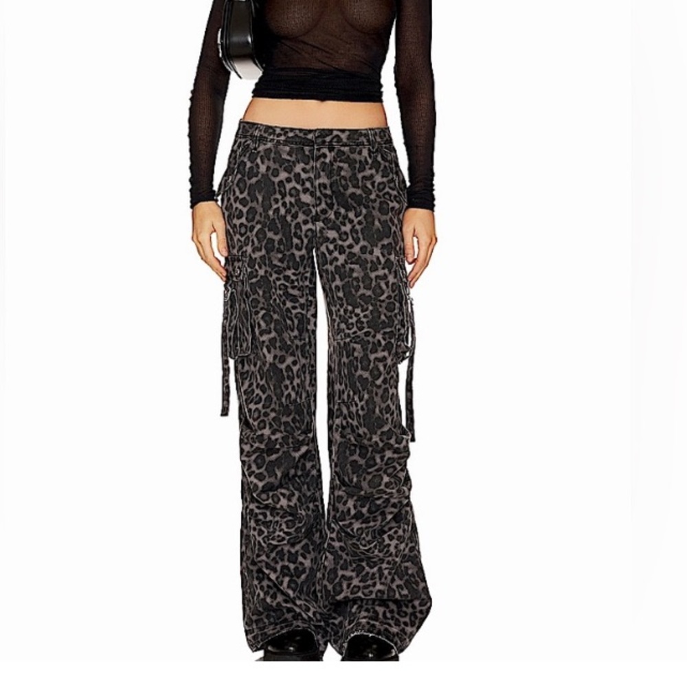 NWT ser.o.ya Jane black leopard cargo pants
